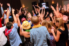 RI-MA-CT Wedding DJ & RI-MA-CT DJ Services & RI-MA-CT Disc Jockeys bar bat mitzvah kids dancing